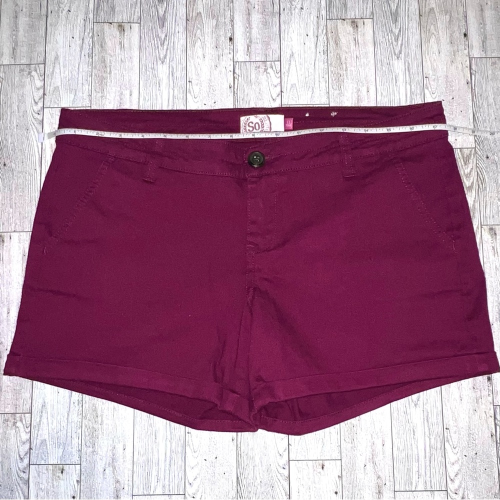 SO Brand Cuffed Mid Rise Lightweight Maroon Stretch Midi Shorts NWOT